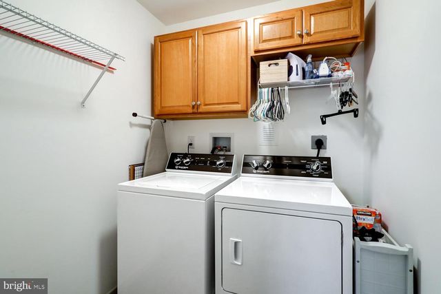 4 CRESTVIEW DR, Reading, PA 19608