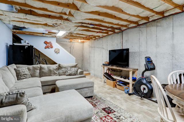 4 CRESTVIEW DR, Reading, PA 19608