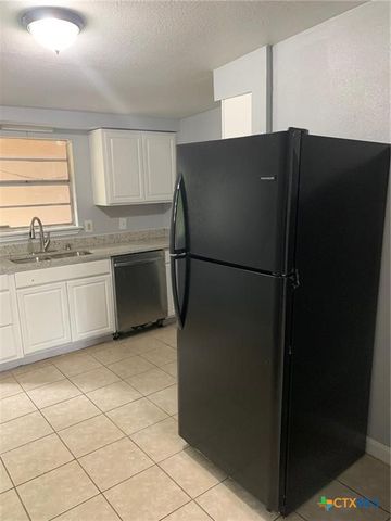 1015 Hackberry Street B, San Marcos, TX 78666