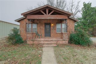 1319 S Division Street, Guthrie, OK 73044