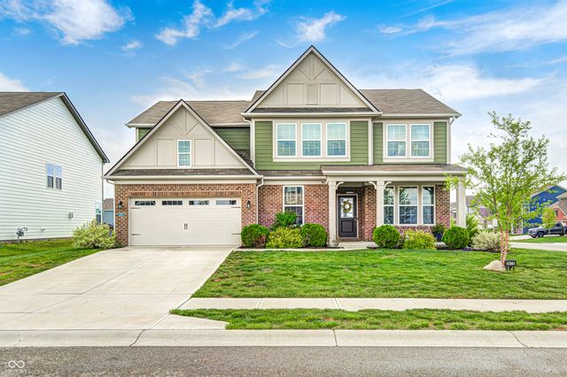 2475 S Copperstone Drive, New Palestine, IN 46163