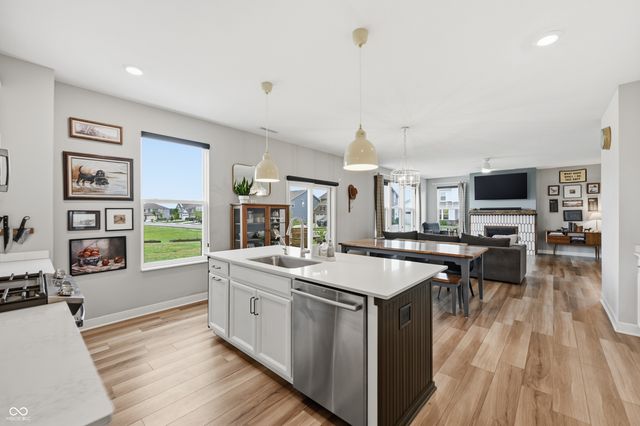 2475 S Copperstone Drive, New Palestine, IN 46163