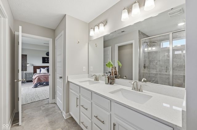 2475 S Copperstone Drive, New Palestine, IN 46163