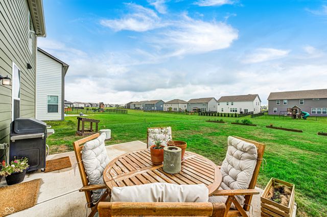2475 S Copperstone Drive, New Palestine, IN 46163