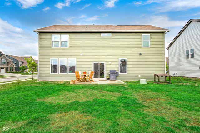 2475 S Copperstone Drive, New Palestine, IN 46163