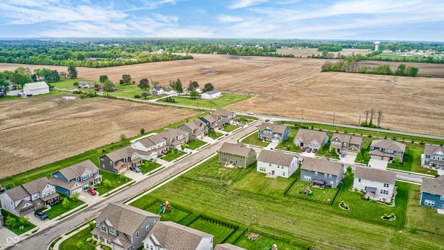 2475 S Copperstone Drive, New Palestine, IN 46163