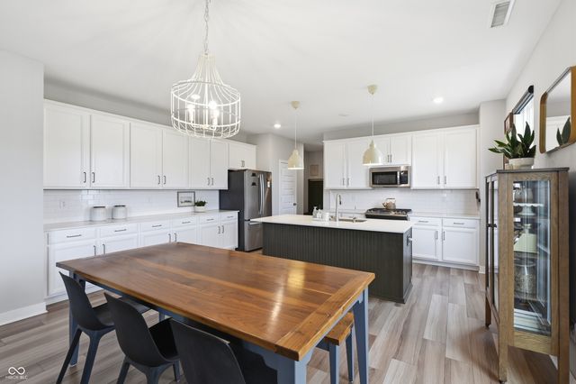 2475 S Copperstone Drive, New Palestine, IN 46163