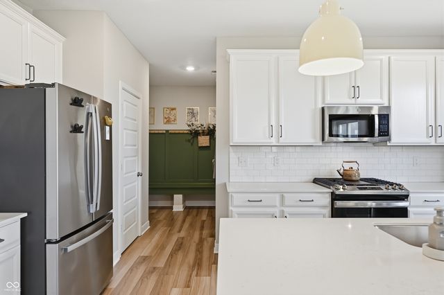 2475 S Copperstone Drive, New Palestine, IN 46163