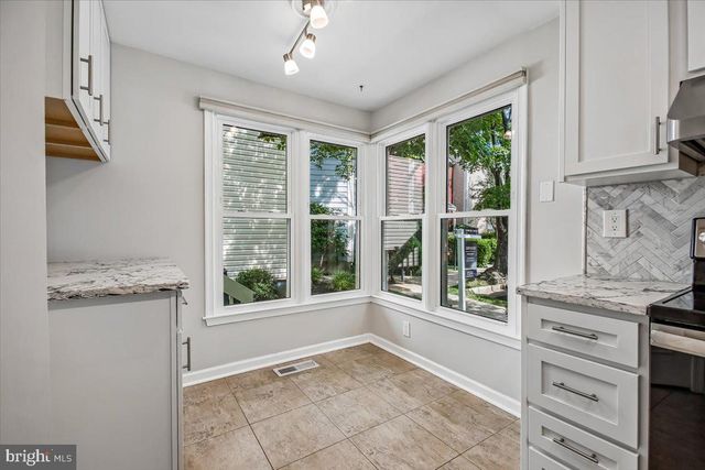 11194 SILENTWOOD LN, Reston, VA 20191