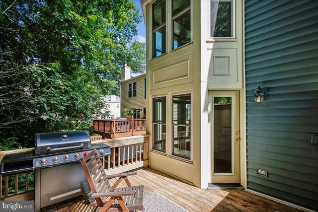 11194 SILENTWOOD LN, Reston, VA 20191