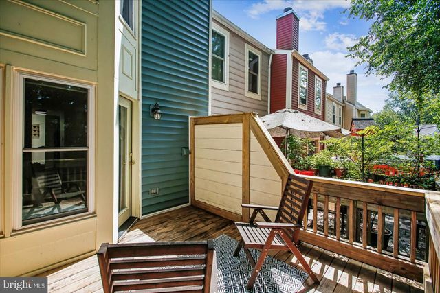 11194 SILENTWOOD LN, Reston, VA 20191