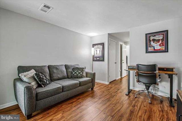 11194 SILENTWOOD LN, Reston, VA 20191