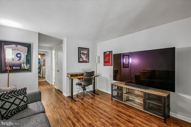 11194 SILENTWOOD LN, Reston, VA 20191