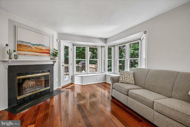 11194 SILENTWOOD LN, Reston, VA 20191