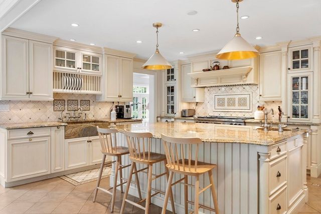 38 Ripley Hill Rd, Concord, MA 01742