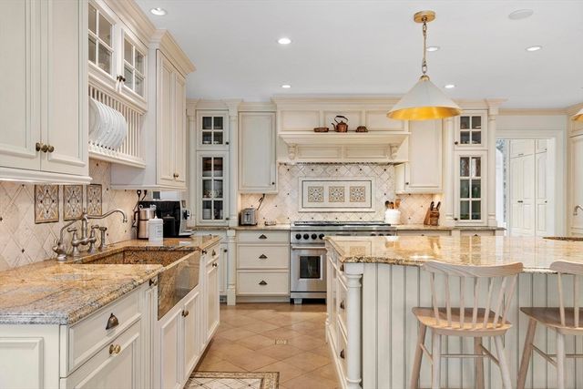 38 Ripley Hill Rd, Concord, MA 01742