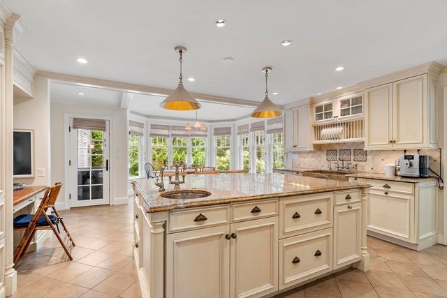 38 Ripley Hill Rd, Concord, MA 01742