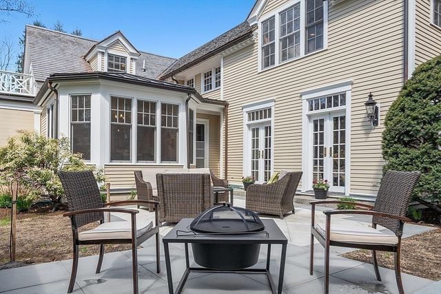 38 Ripley Hill Rd, Concord, MA 01742