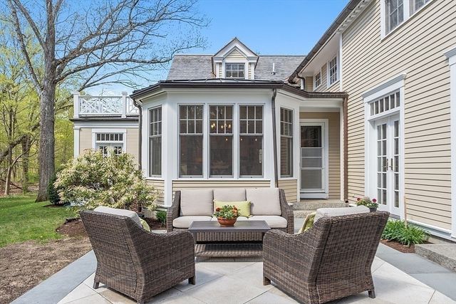 38 Ripley Hill Rd, Concord, MA 01742