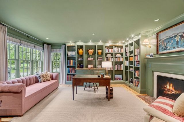 38 Ripley Hill Rd, Concord, MA 01742