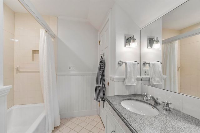38 Ripley Hill Rd, Concord, MA 01742