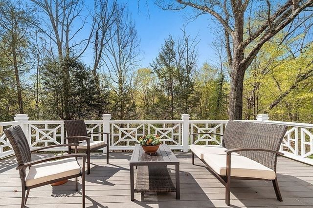 38 Ripley Hill Rd, Concord, MA 01742