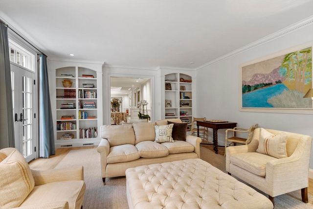 38 Ripley Hill Rd, Concord, MA 01742