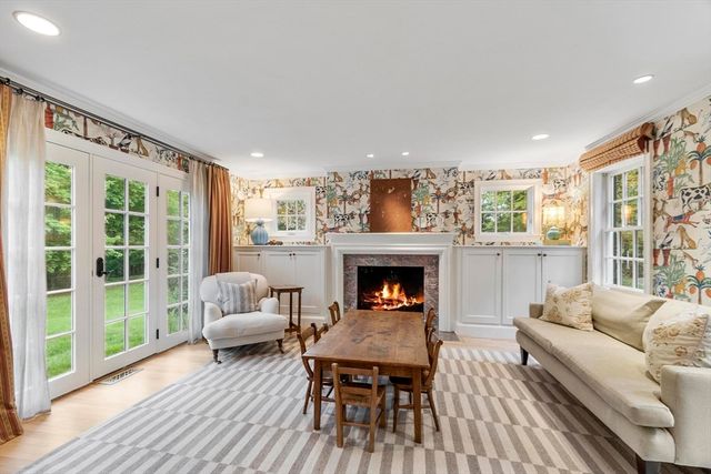 38 Ripley Hill Rd, Concord, MA 01742