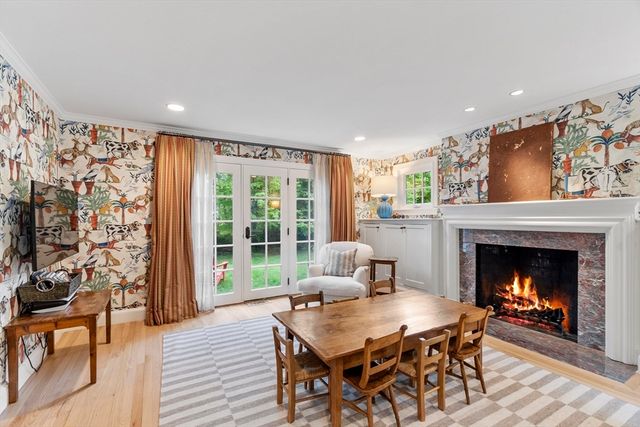 38 Ripley Hill Rd, Concord, MA 01742