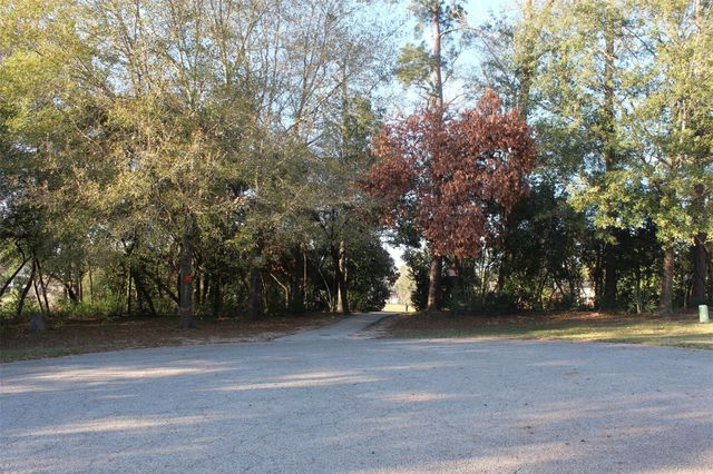 Lot 10 Fairway Oaks, Conroe, TX 77302