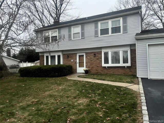 74 Wedgewood Drive, Brookhaven, NY 11727