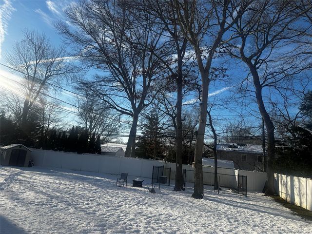 74 Wedgewood Drive, Brookhaven, NY 11727