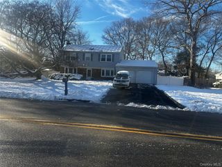 74 Wedgewood Drive, Brookhaven, NY 11727