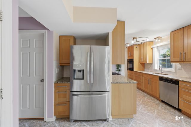 344 E Fox Hill Drive, Buffalo Grove, IL 60089