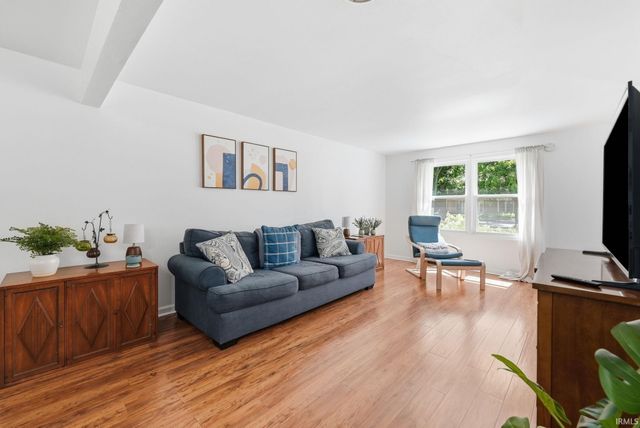 2018 Forest Valley Drive, Fort Wayne, IN 46815