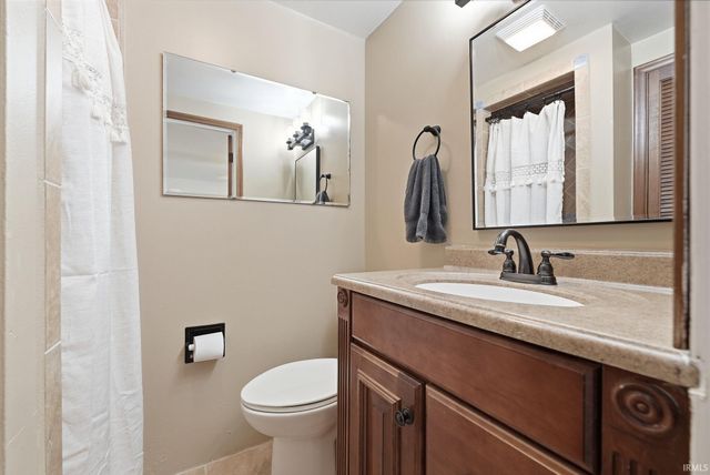 2018 Forest Valley Drive, Fort Wayne, IN 46815