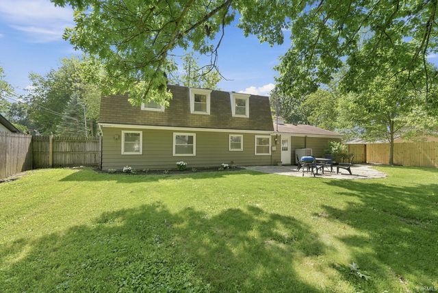 2018 Forest Valley Drive, Fort Wayne, IN 46815