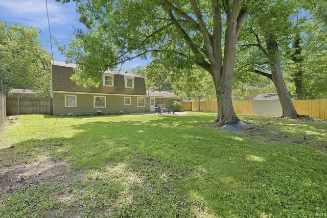 2018 Forest Valley Drive, Fort Wayne, IN 46815