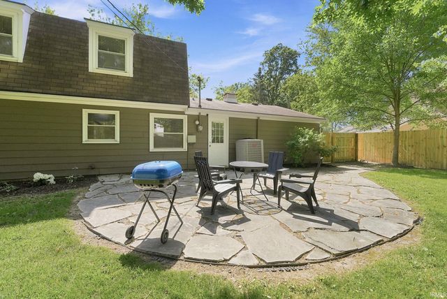 2018 Forest Valley Drive, Fort Wayne, IN 46815