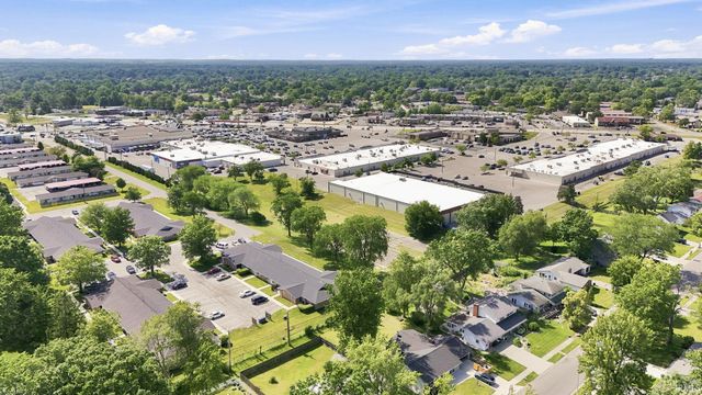 2018 Forest Valley Drive, Fort Wayne, IN 46815