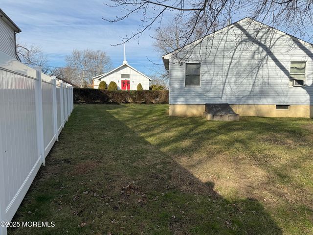 45 Bayview Street, Cliffwood, NJ 07721