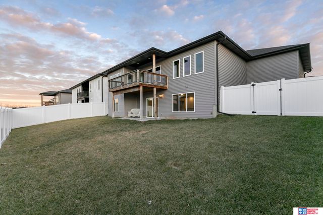 9028 Trader Drive, Lincoln, NE 68507
