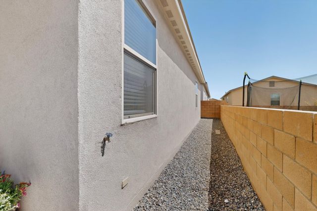 4758 Grizzly Peak Road NE, Rio Rancho, NM 87144