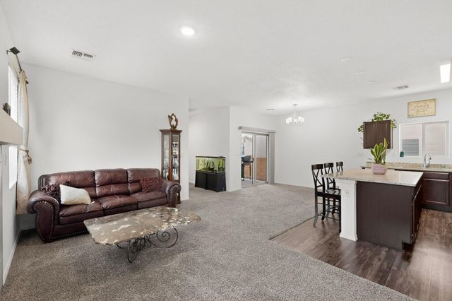 4758 Grizzly Peak Road NE, Rio Rancho, NM 87144