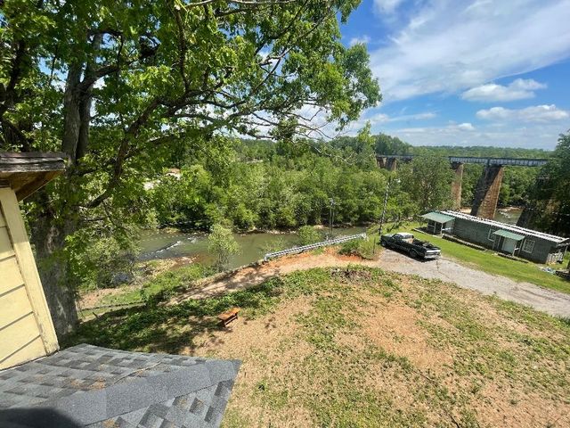 389 Main Street, Converse, SC 29329