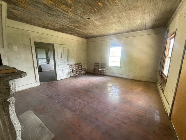 389 Main Street, Converse, SC 29329