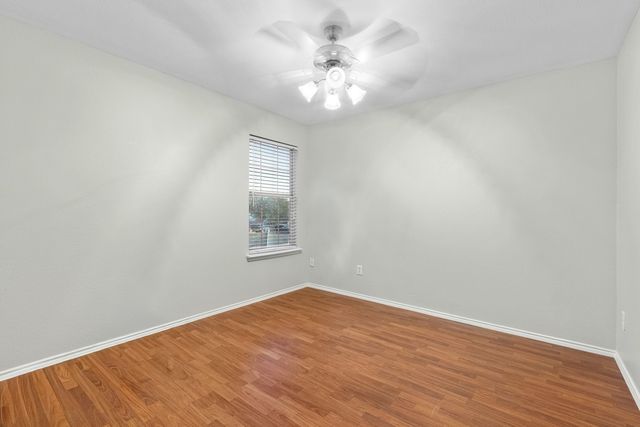 3521 Apple Valley Way, Dallas, TX 75227