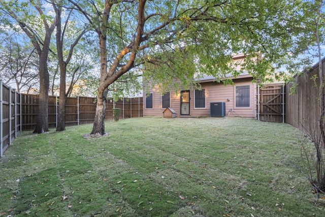 3521 Apple Valley Way, Dallas, TX 75227