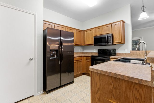 3521 Apple Valley Way, Dallas, TX 75227