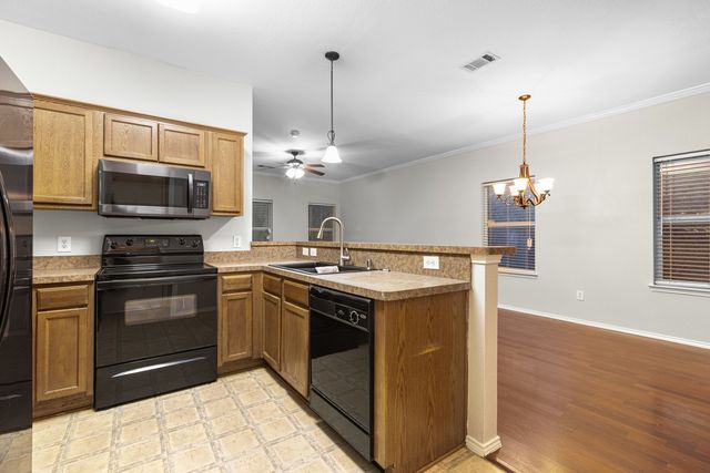 3521 Apple Valley Way, Dallas, TX 75227